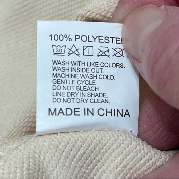 NWT Halloween Town cream Colored Long Sleeved Crewneck Top Sz 2XL - Picture 7 of 8